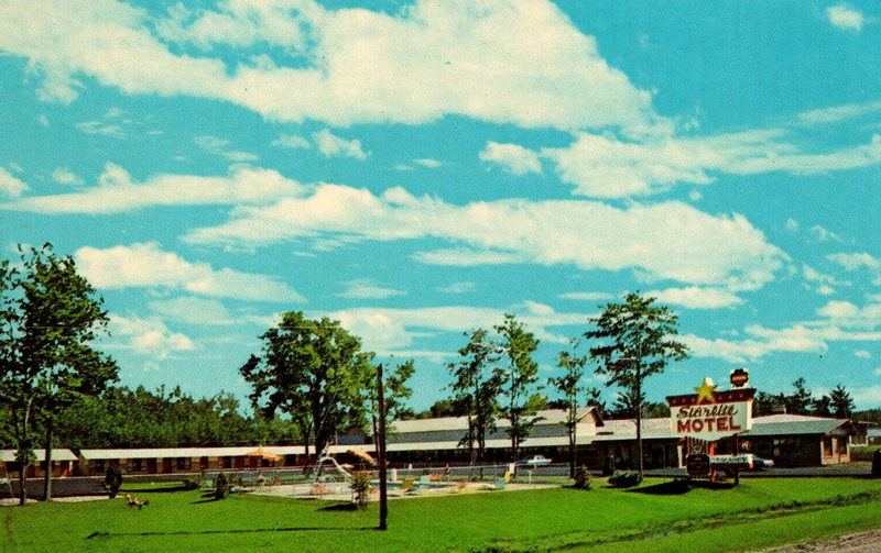 Starlite Motel - Vintage Postcard (newer photo)